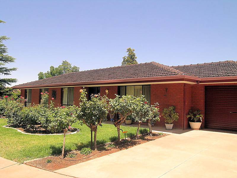 JUST RIGHT FOR YOU! Picture 1