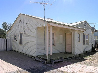 PLENTY OF ROOM TO MOVE Picture