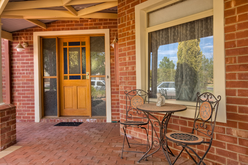 YOUR CASTLE IN CAMBRIDGE Picture 2