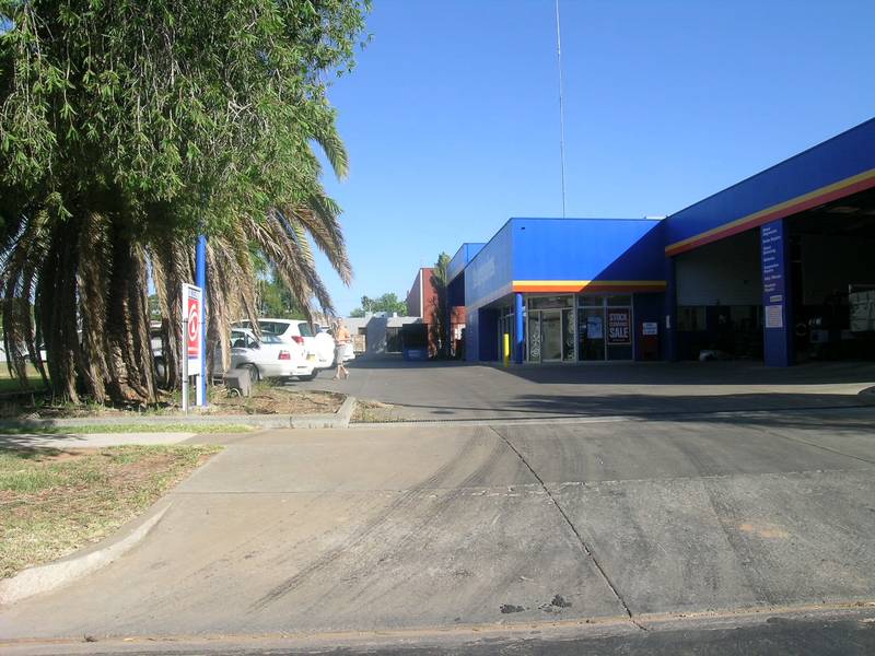 INDUSTRIAL SHED Picture 2