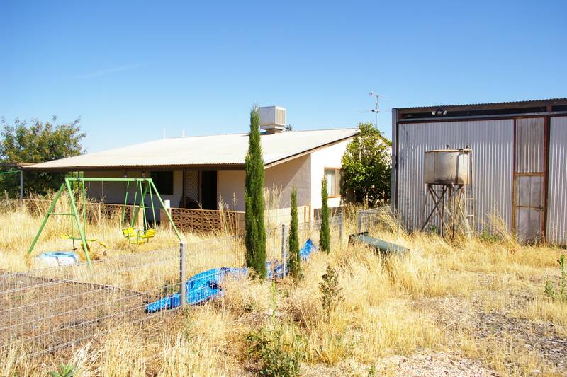 HOME - SHEDS - 15 ACRES - 51.8 MEGS WATER Picture 2