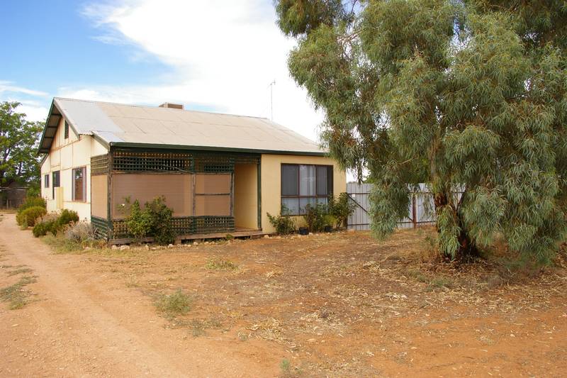 PEACE N' QUIET OUT OF TOWN Picture 1