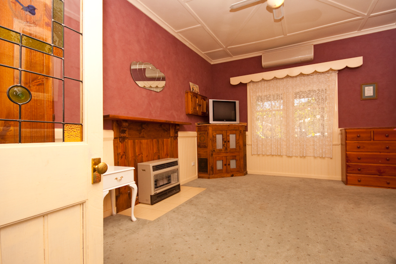 INSTANTLY, IRRESISTIBLY INVITING Picture 3