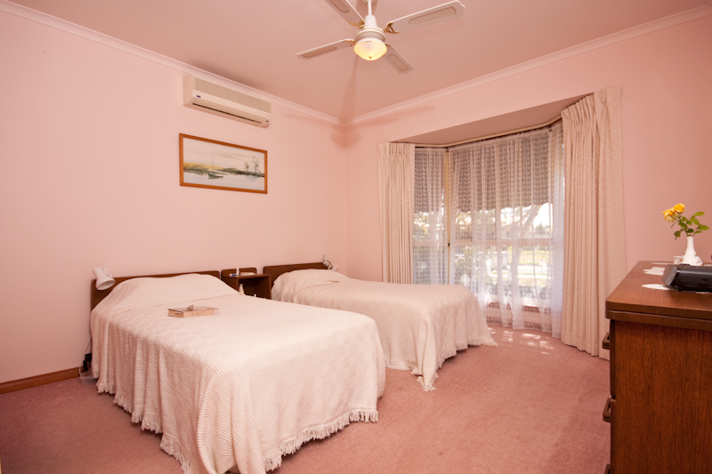 LOCATION, LOCATION, LOCATION Picture 2