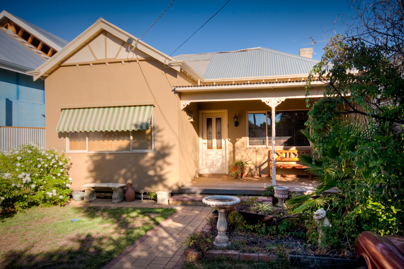 INNER CITY LIVING Picture 1