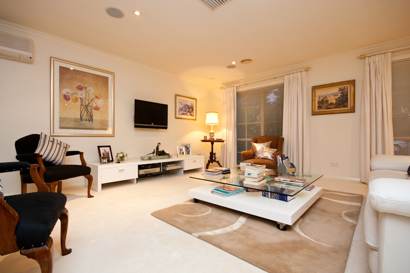 DEFINING THE MEANING OF TOWNHOUSE Picture 3