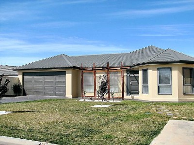 MODERN STUNNER Picture