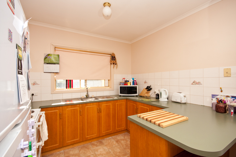 CLOSE TO PARKS AND SCHOOLS Picture 3