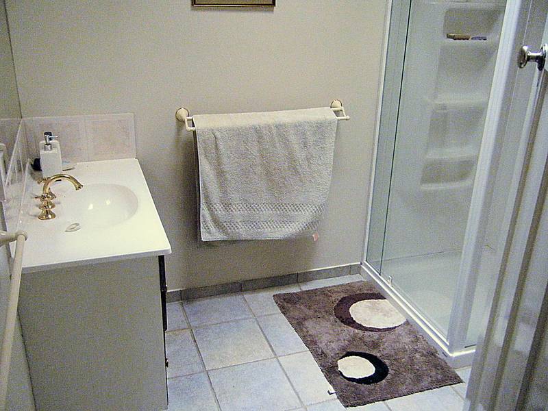 LOCATION IS ONLY ONE OF THE FEATURES Picture 2