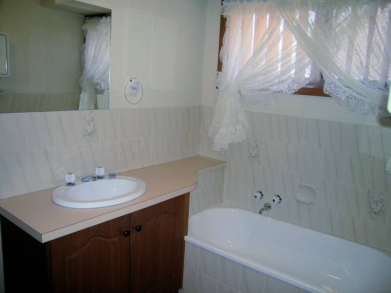 VERY PRIVATE - VERY PLEASANT Picture 3