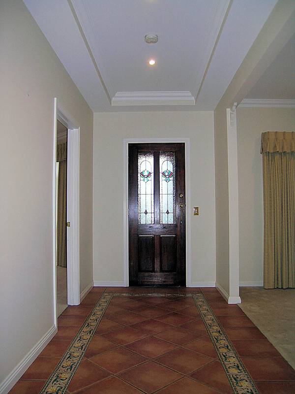 FINALLY - A PLACE WITH SPACE! Picture 2