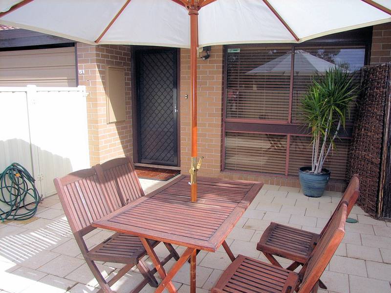 SAFE & SECURE Picture 3