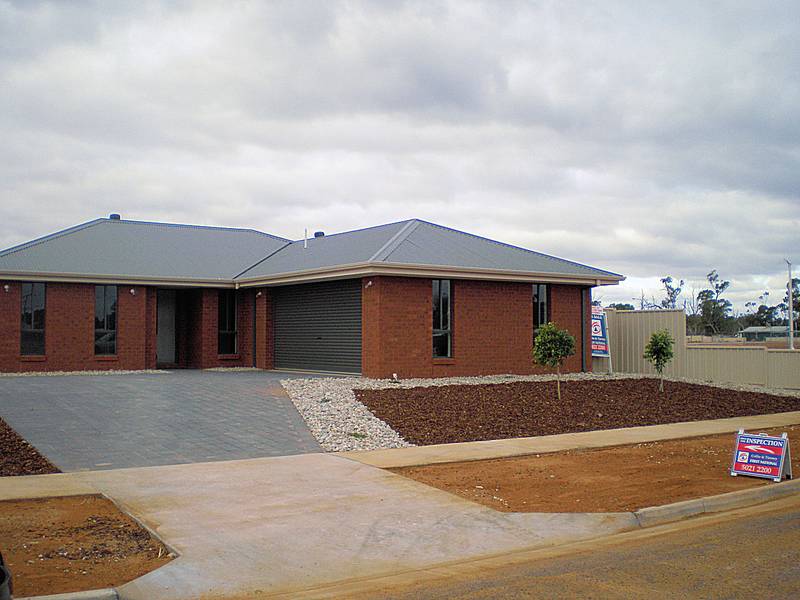 PRESTIGIOUS ESTATE Picture 2
