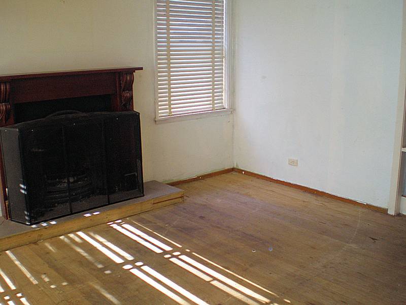 A GREAT OPPORTUNITY FOR THE FIRST HOME BUYER OR INVESTOR Picture 3