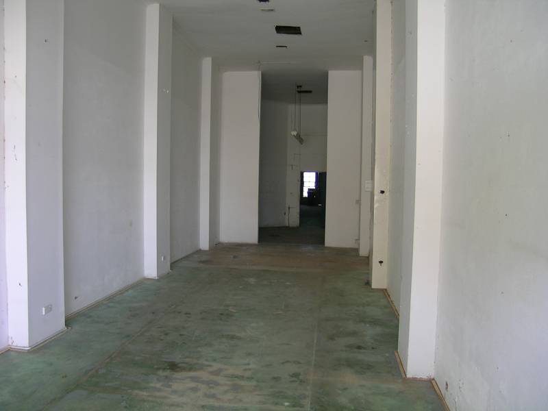 AFFORDABLE MALL LOCATION Picture 2