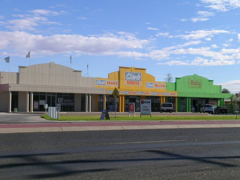 FANTASTIC ON FIFTEENTH Picture 2