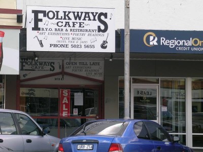 SMALL SHOP IN 8TH Picture