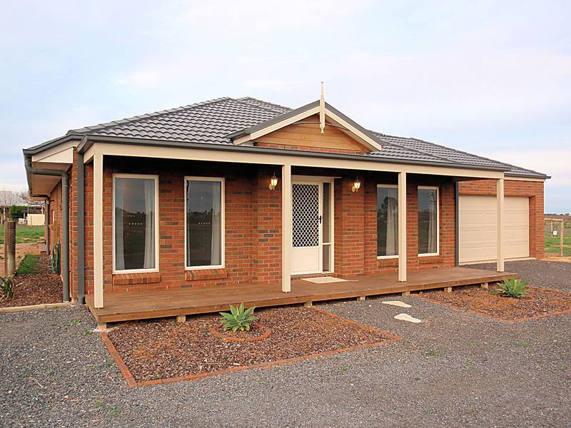 Near New & Ready For You!! Picture 1