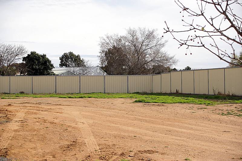 PREMIER BUILDING LOT Picture 2