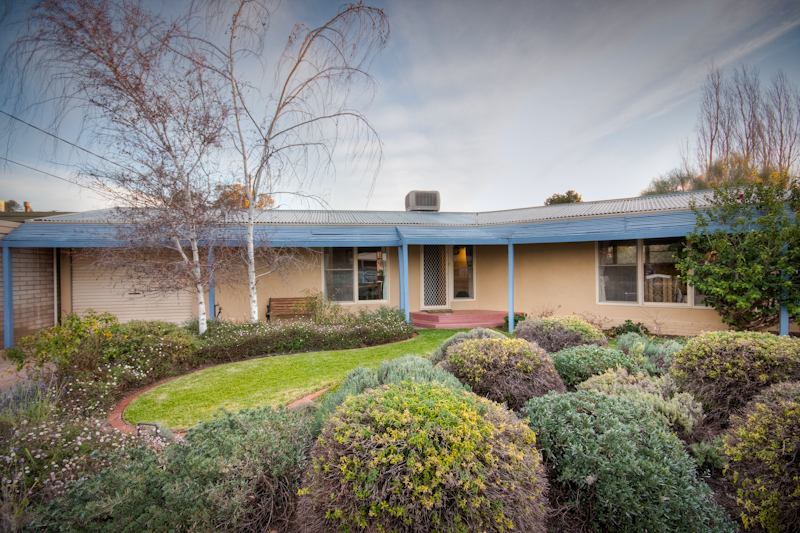 ABSOLUTELY CHARMING Picture 1