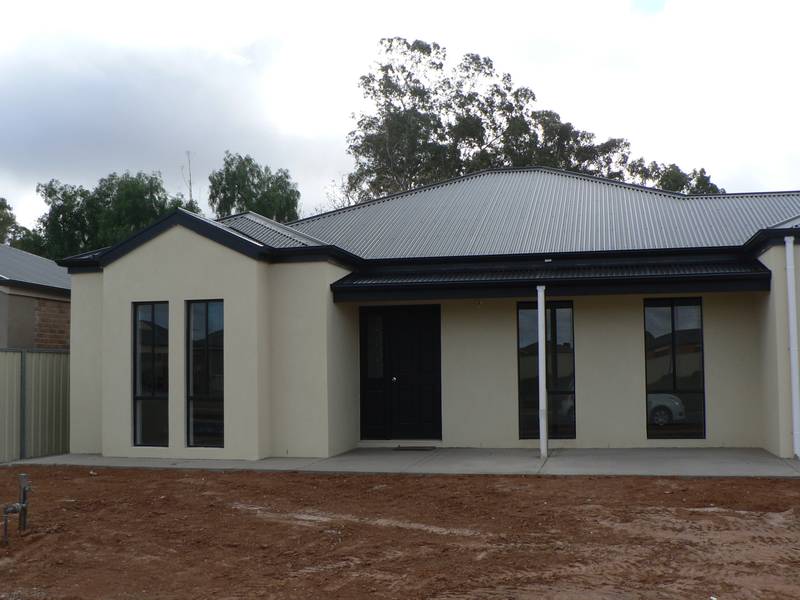 FURNISHED HOME IN LEICHARDT Picture 1