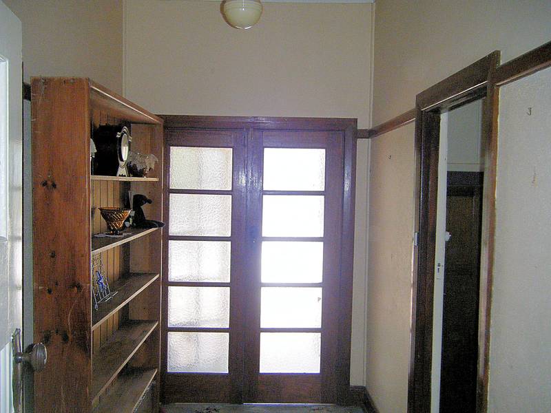 THIS HOME WILL TICKLE YOUR FANCY Picture 2