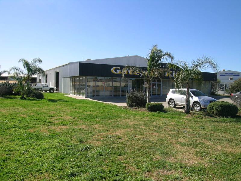 GREAT SPACE AND LOCATION Picture 3