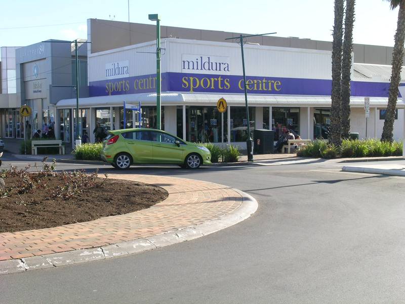 ABSOLUTE PRIME LOCATION Picture 2