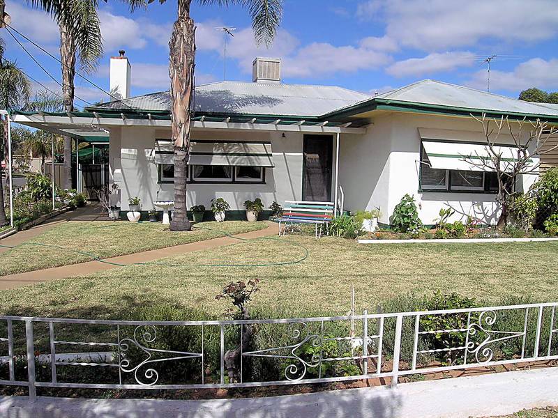 WONDERFUL FIRST HOME Picture 1