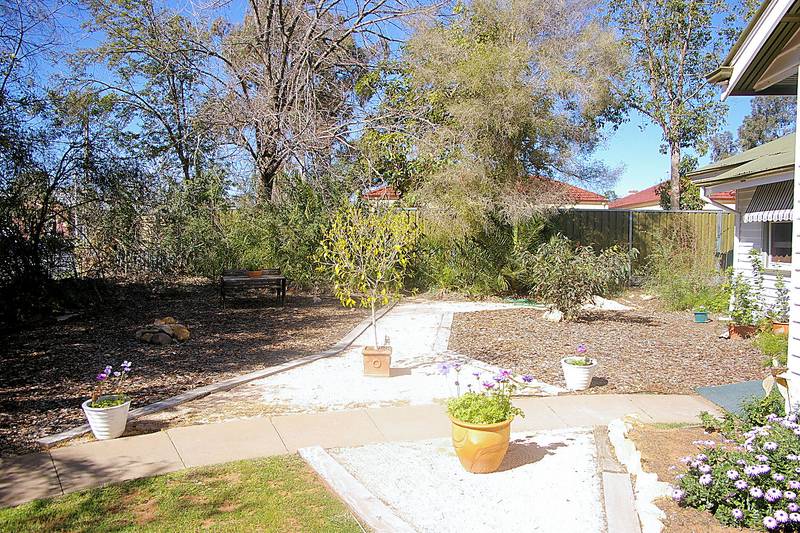 RARE GRAND HOME Picture 3