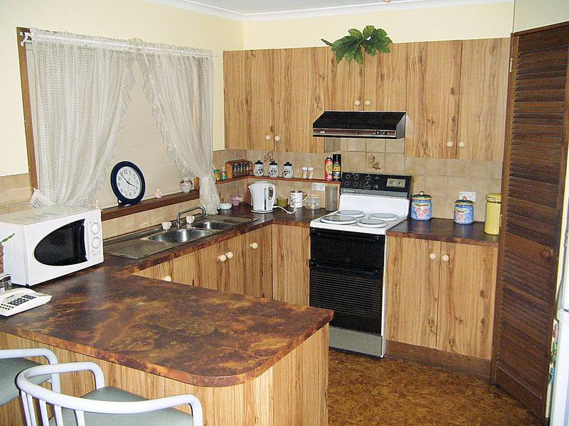 INNER CITY TOWNHOUSE Picture 2