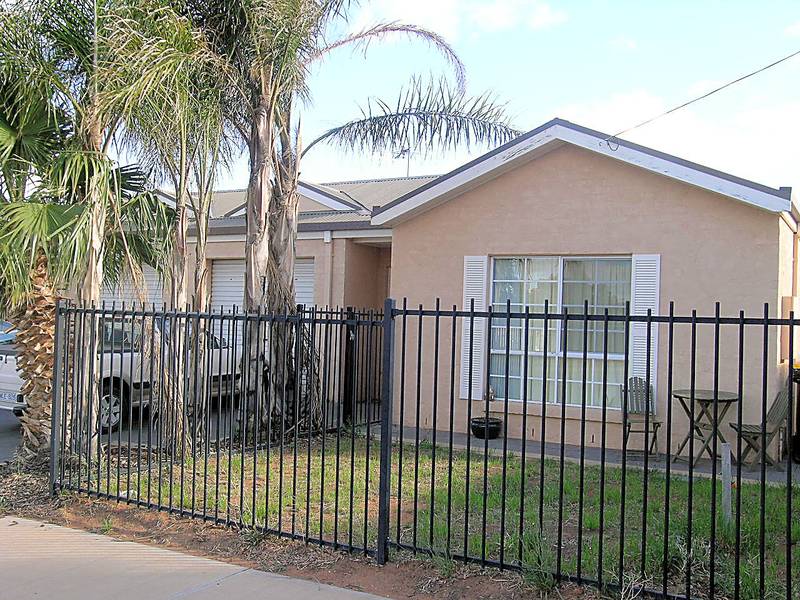 SENSATIONAL CITY HEART LIVING Picture 1