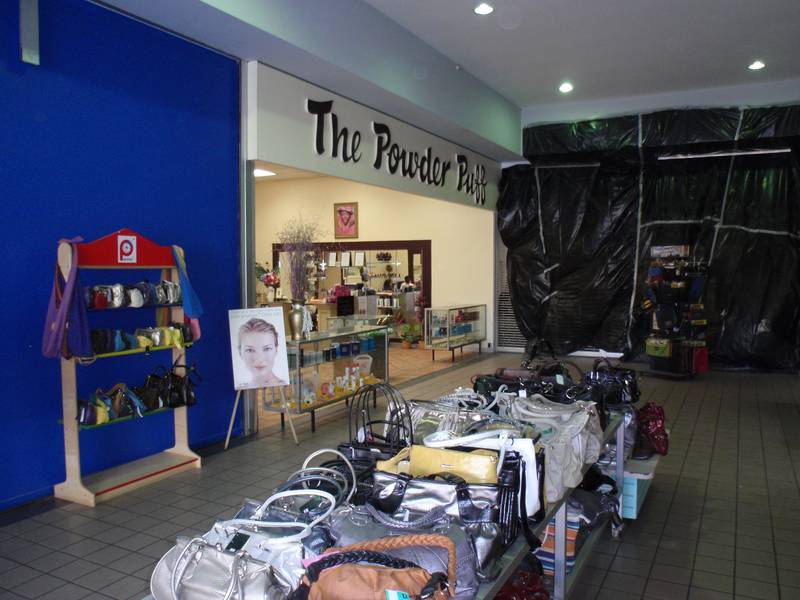 BOUTIQUE RETAIL SHOP IN THE MIDDLE OF MILDURA'S CITY HEART Picture 2