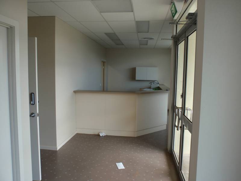 MODERN CBD OFFICE Picture 2