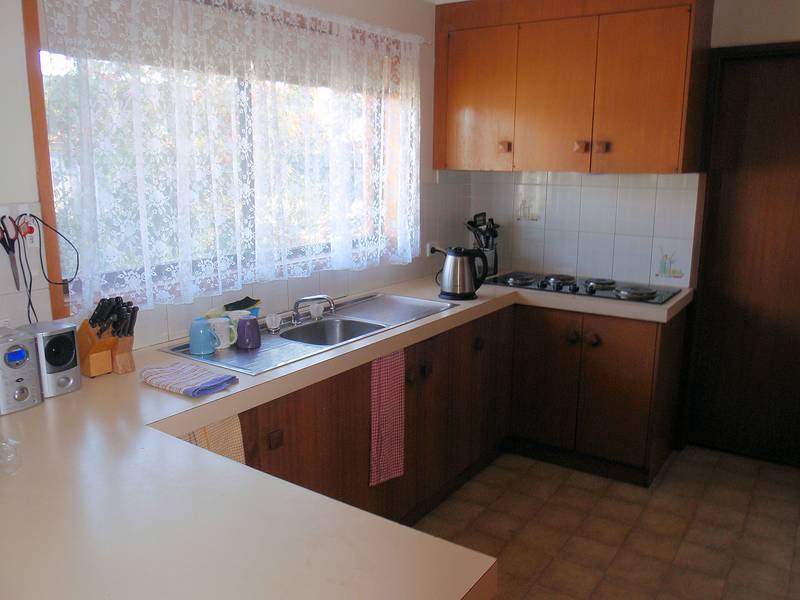 EASY LIVING Picture 2