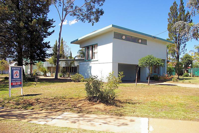 WILLOW GROVE Picture 1