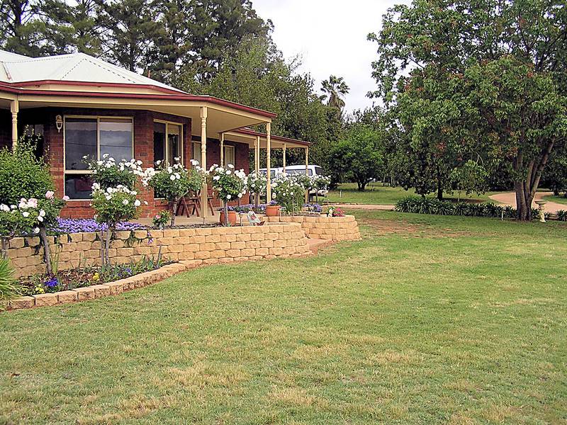 SECLUSION WITH OUTSTANDING MURRAY RIVER VIEWS Picture 2