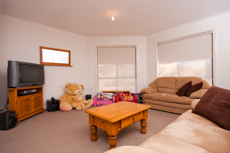 NEAR NEW INVESTMENT Picture 3