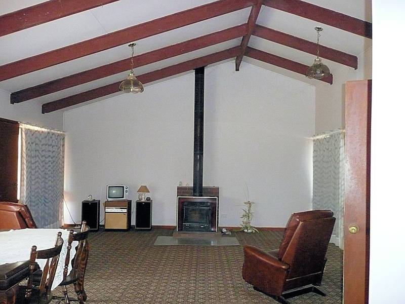 COUNTRY ESTATE Picture 3