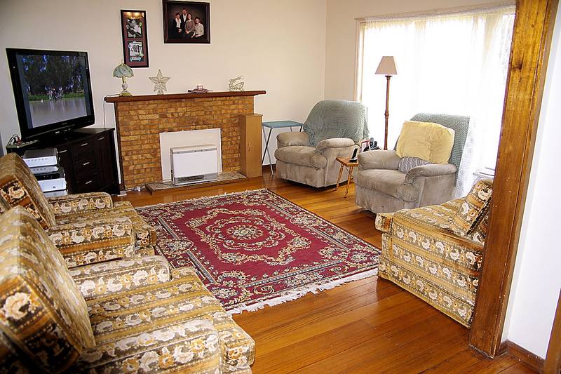 CLOSE TO PARKS AND RIVER Picture 3