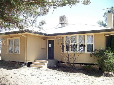 MORTGAGEE AUCTION - CUTE HOME WITH NO NEIGHBOURS Picture