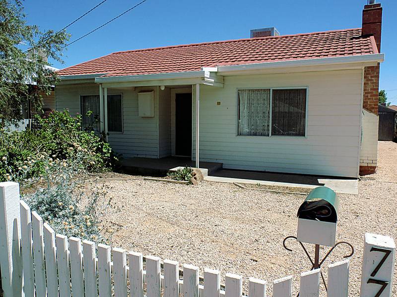 CENTRAL LOCATION Picture 1