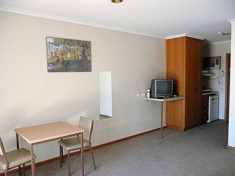 EASY MONEY Picture 2