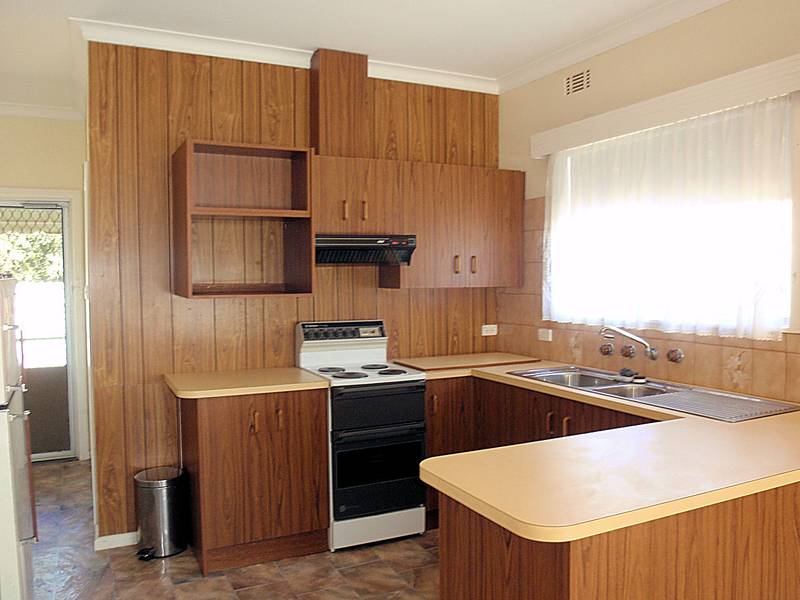 POSITION IS THE KEY Picture 2