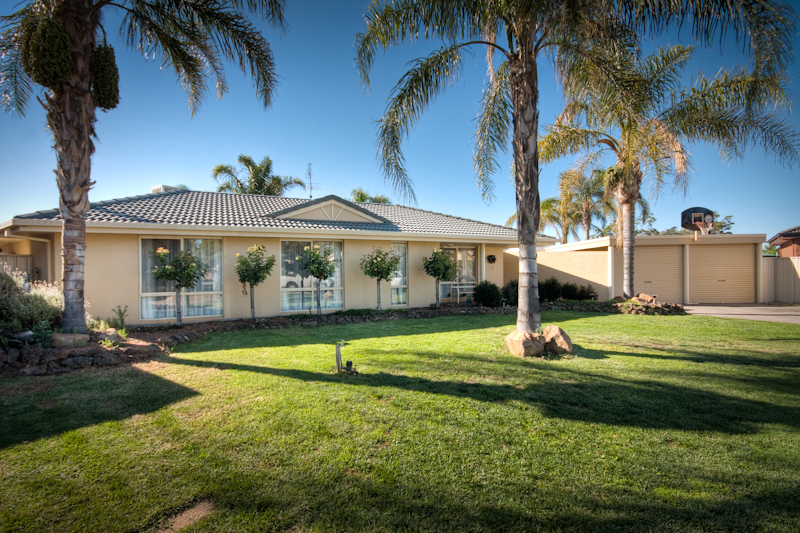 RESORT LIFESTYLE Picture 1