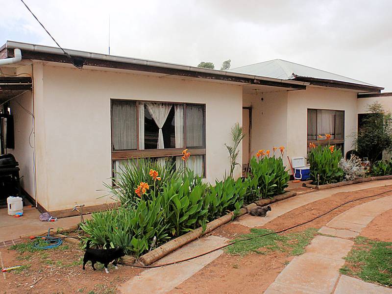 CARDROSS VINEYARD Picture 2