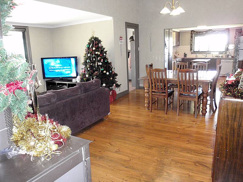 LIFESTYLE OPPORTUNITY ON 47 ACRES Picture 3