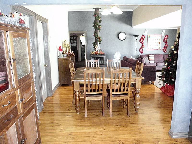 LIFESTYLE OPPORTUNITY ON 47 ACRES Picture 2