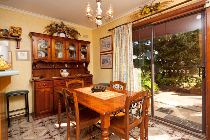 WELL MAINTAINED FAMILY HOME Picture 2