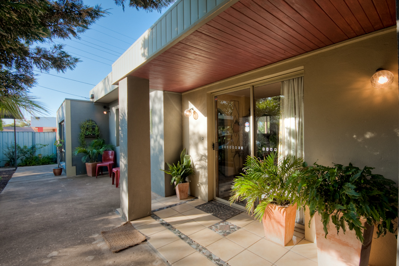 WELL MAINTAINED FAMILY HOME Picture 1